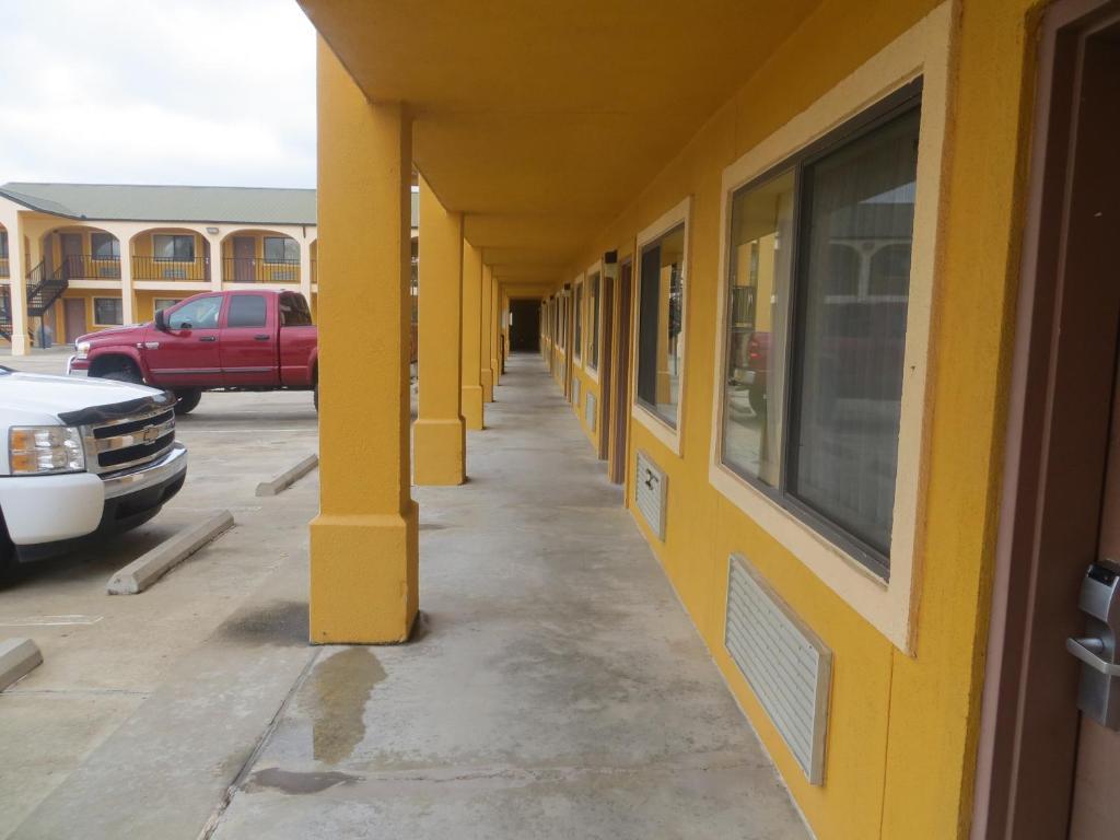 La Grange Executive Inn And Suites Luaran gambar